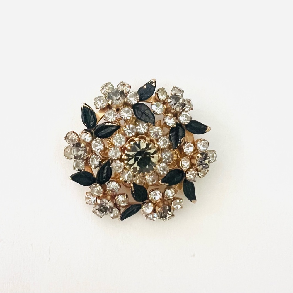 Floral Pin - Picture 1 of 3